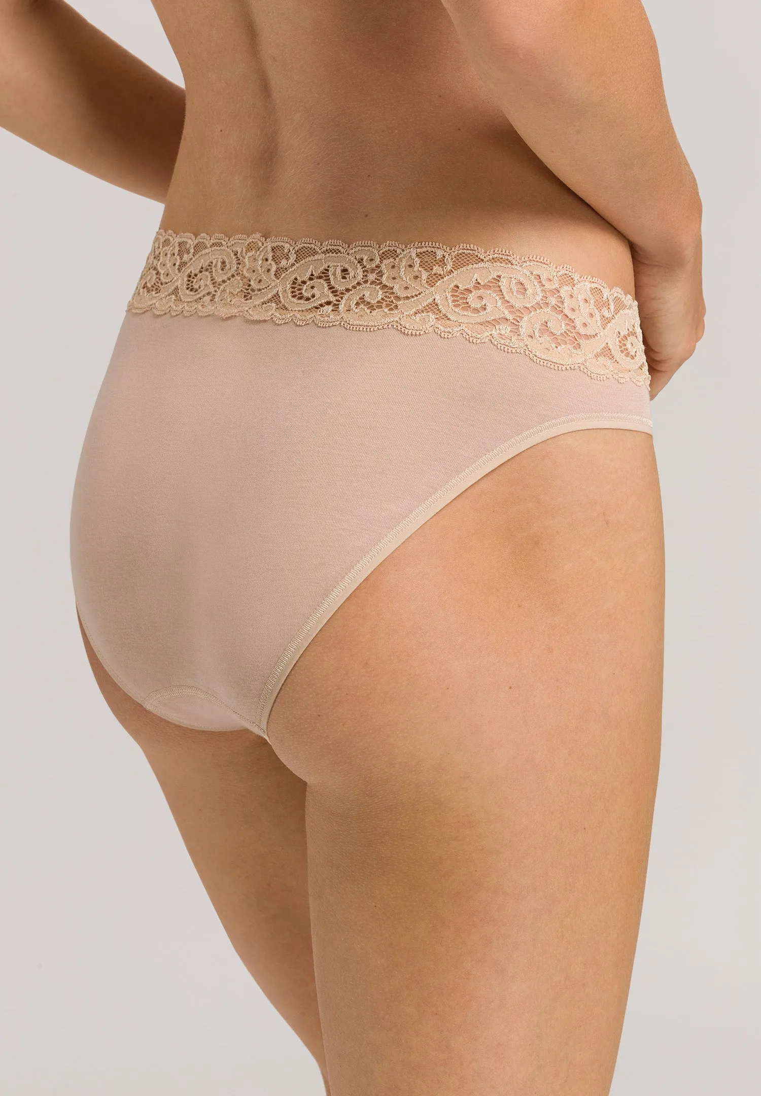 Moments Hi Cut Brief | Beige 71481-274